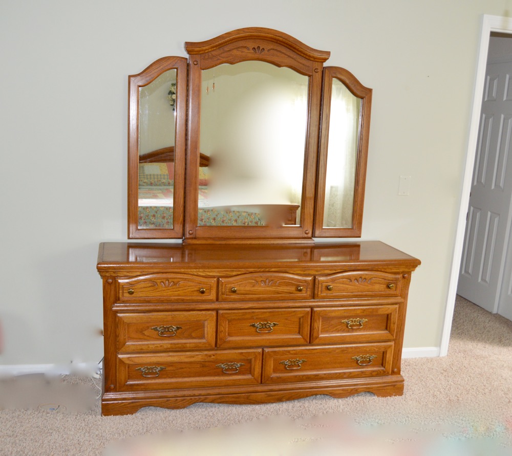 Dresser With Tri Fold Mirror By Vaughan Ebth