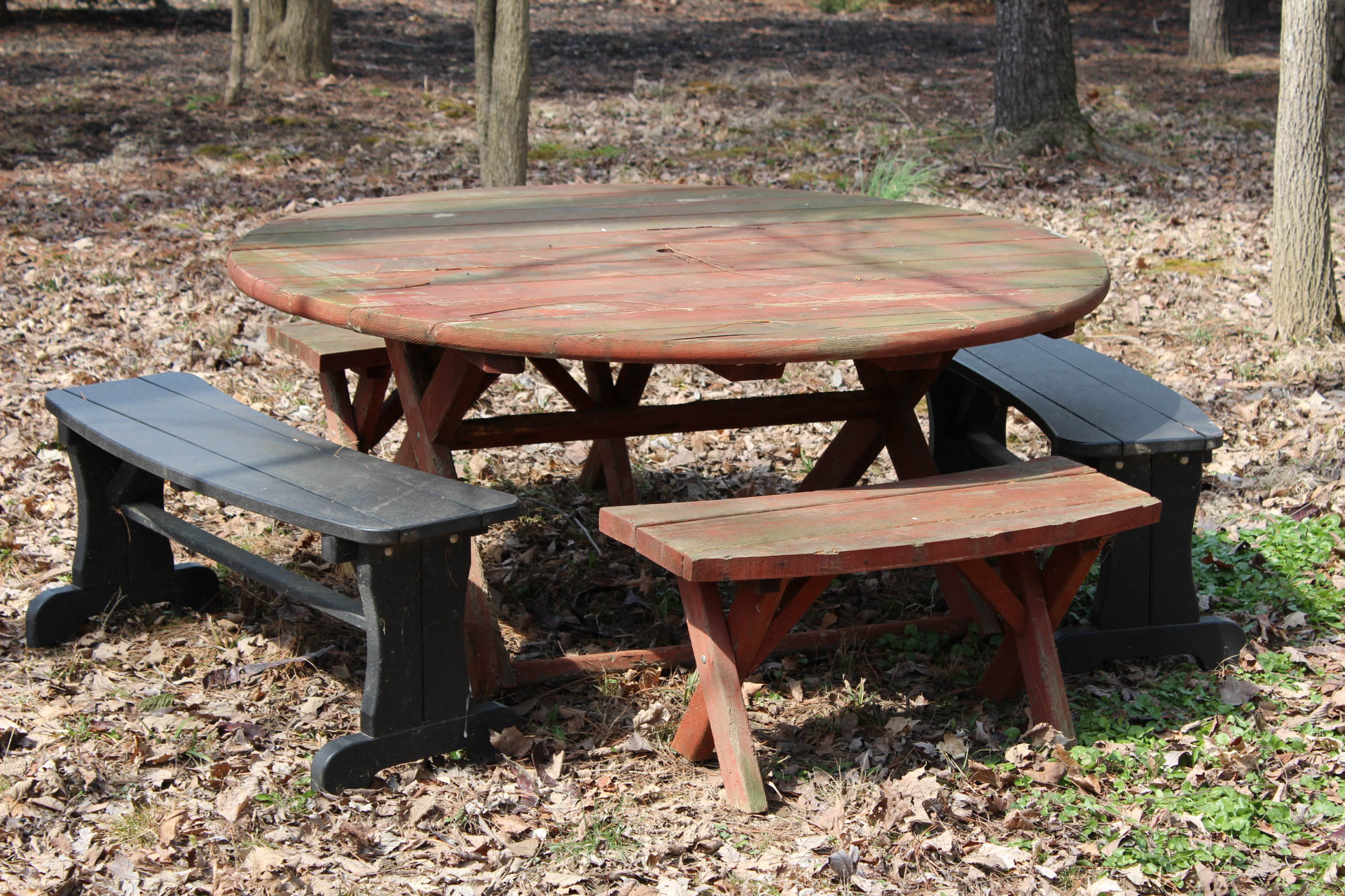 Round Redwood Picnic Table EBTH