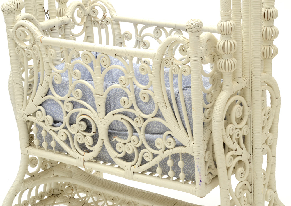 Vintage Victorian Style Wicker Crib EBTH