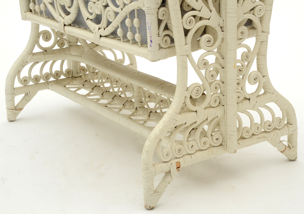 Vintage Victorian Style Wicker Crib EBTH