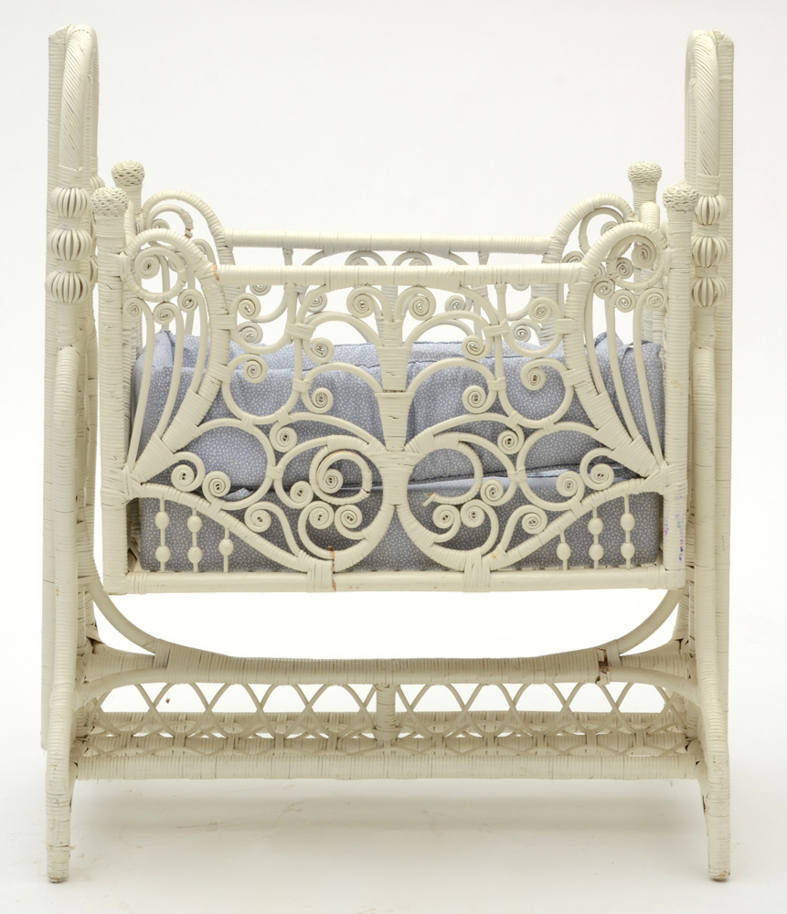 Vintage Victorian Style Wicker Crib EBTH
