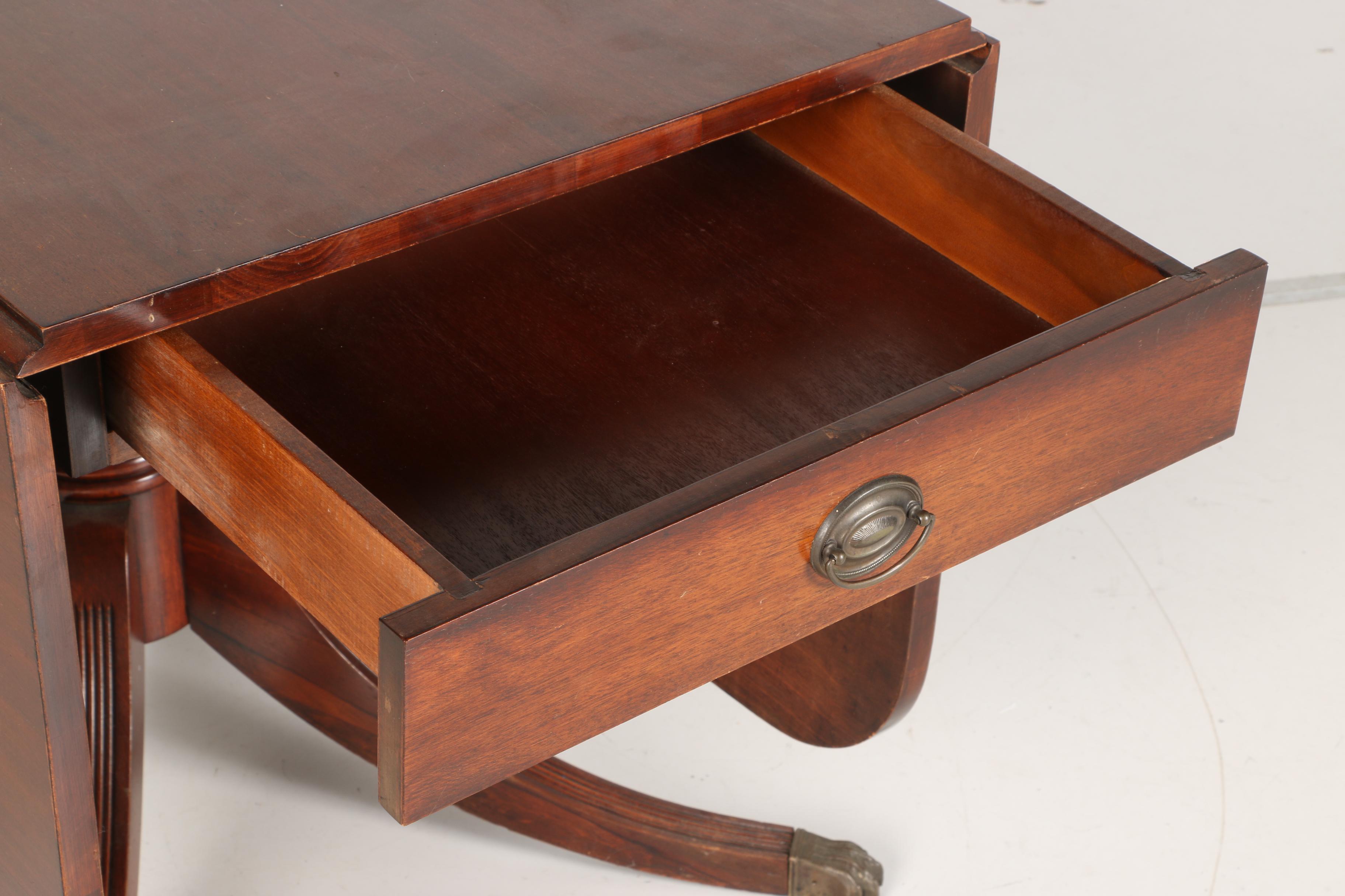 Duncan Phyfe Style Drop Leaf Table EBTH