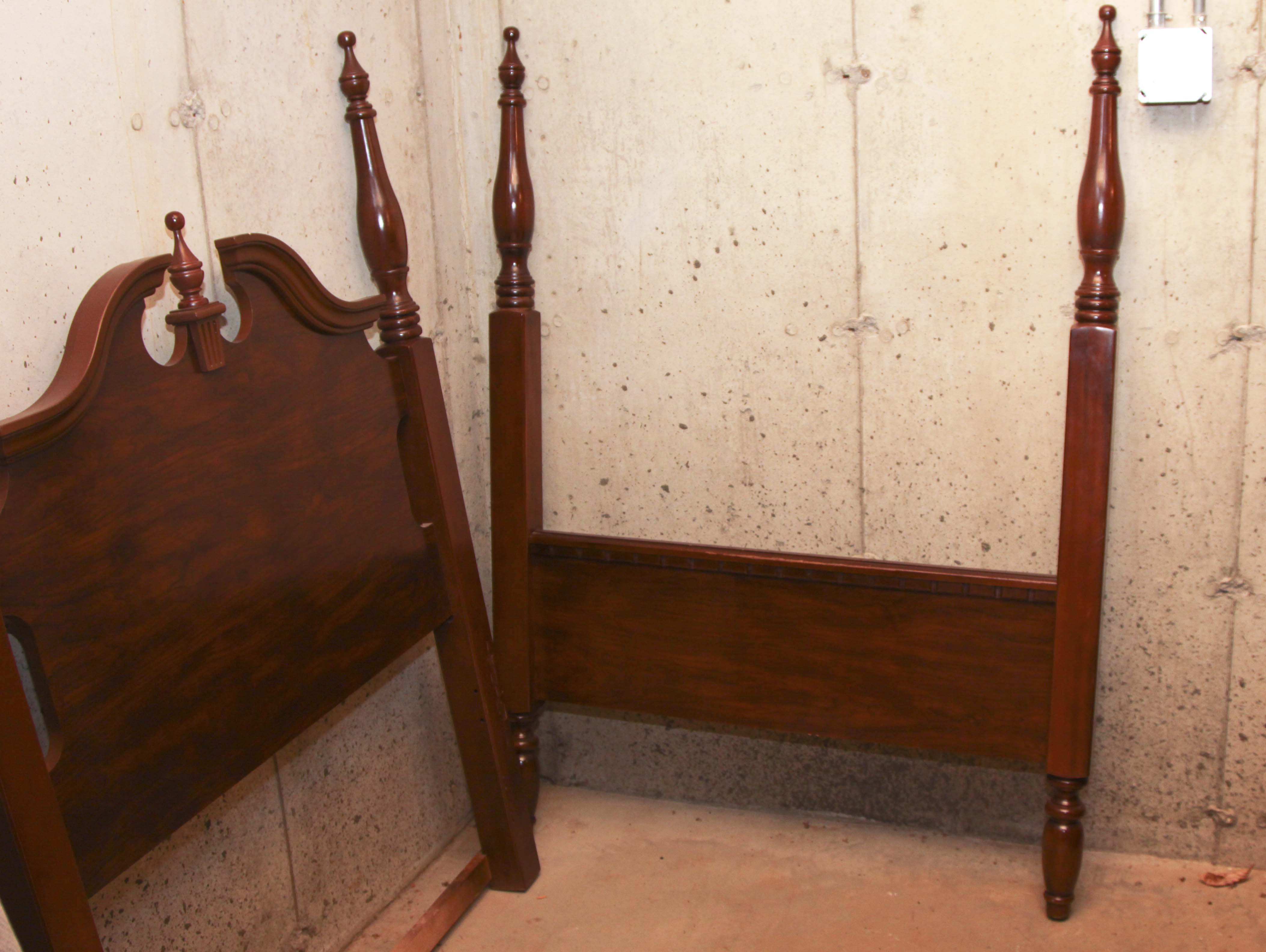 Twin Bed Headboard and Footboard EBTH