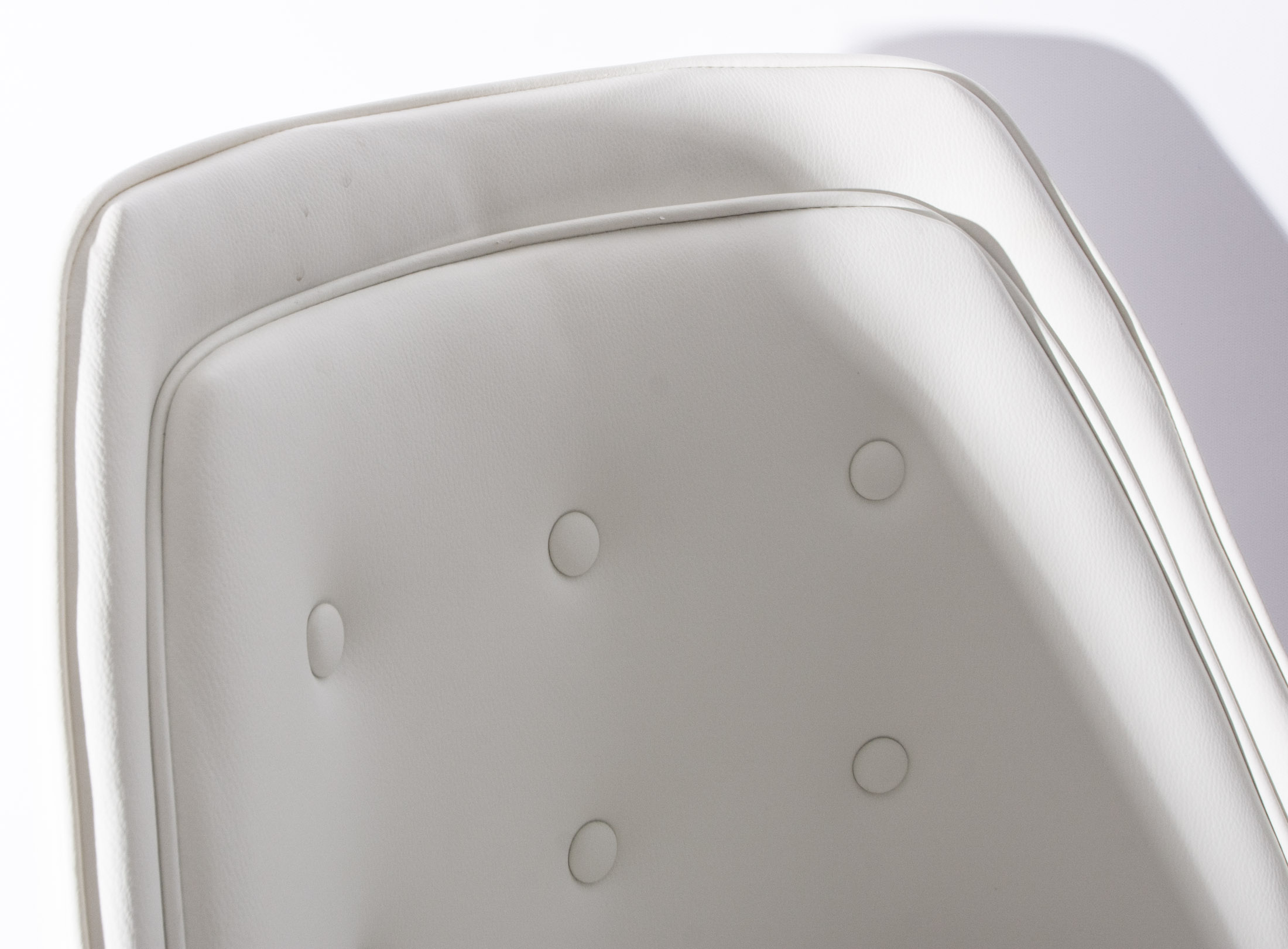 White Leather Rolling Desk Chair by Tainoki EBTH