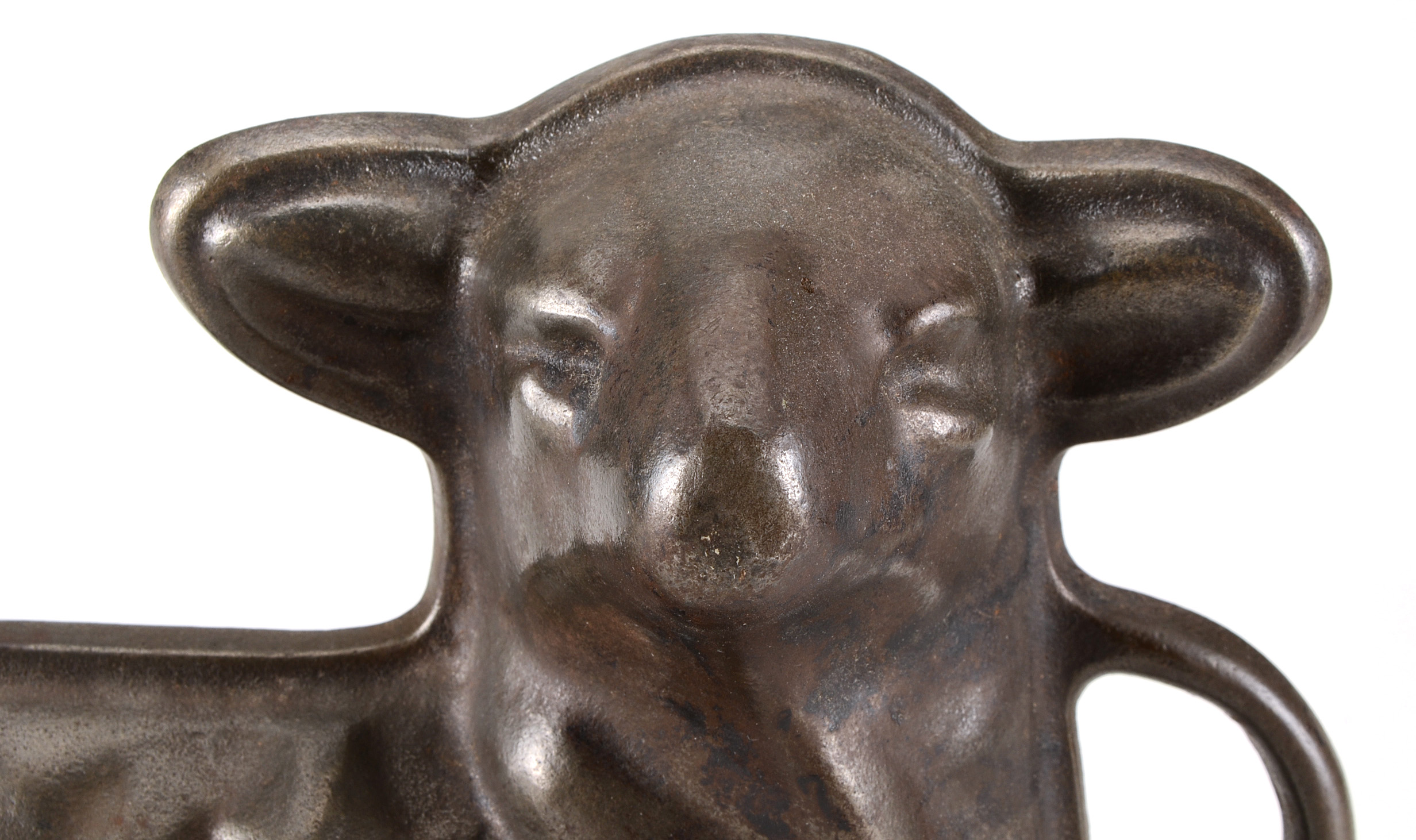 griswold-cast-iron-lamb-cake-mold-ebth