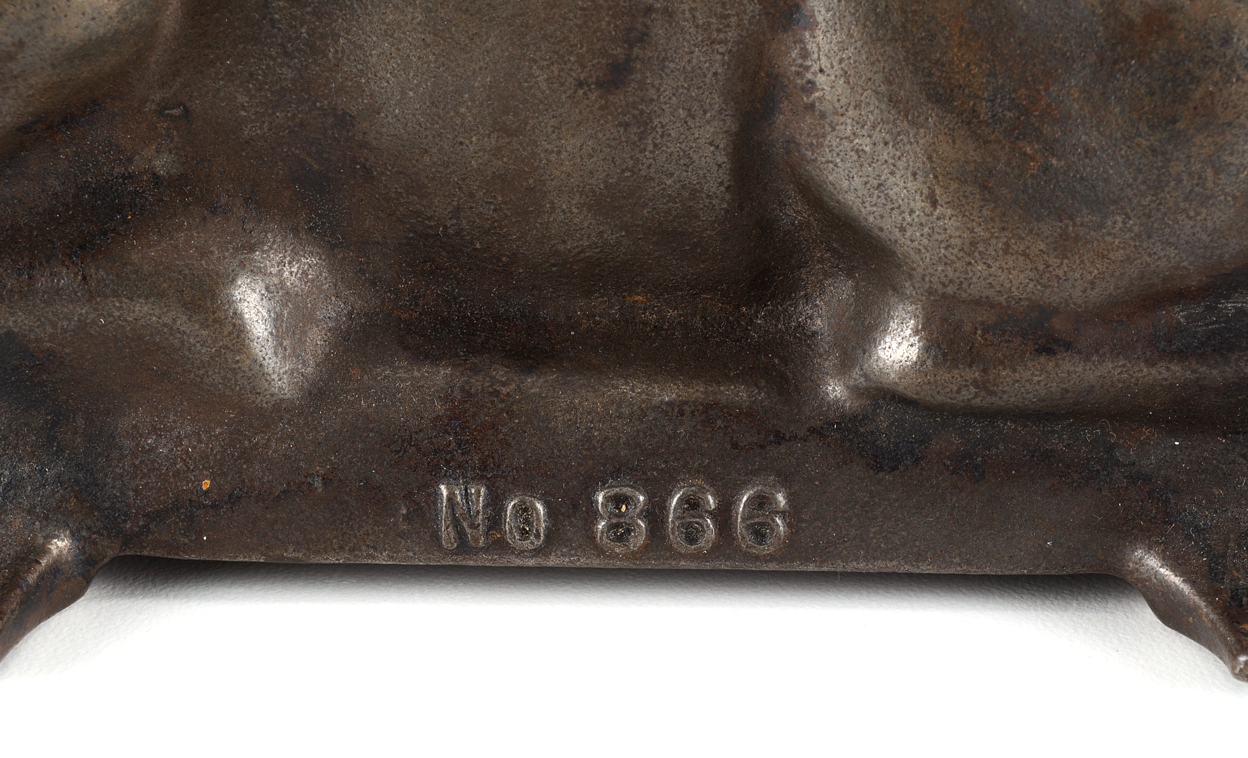 griswold-cast-iron-lamb-cake-mold-ebth