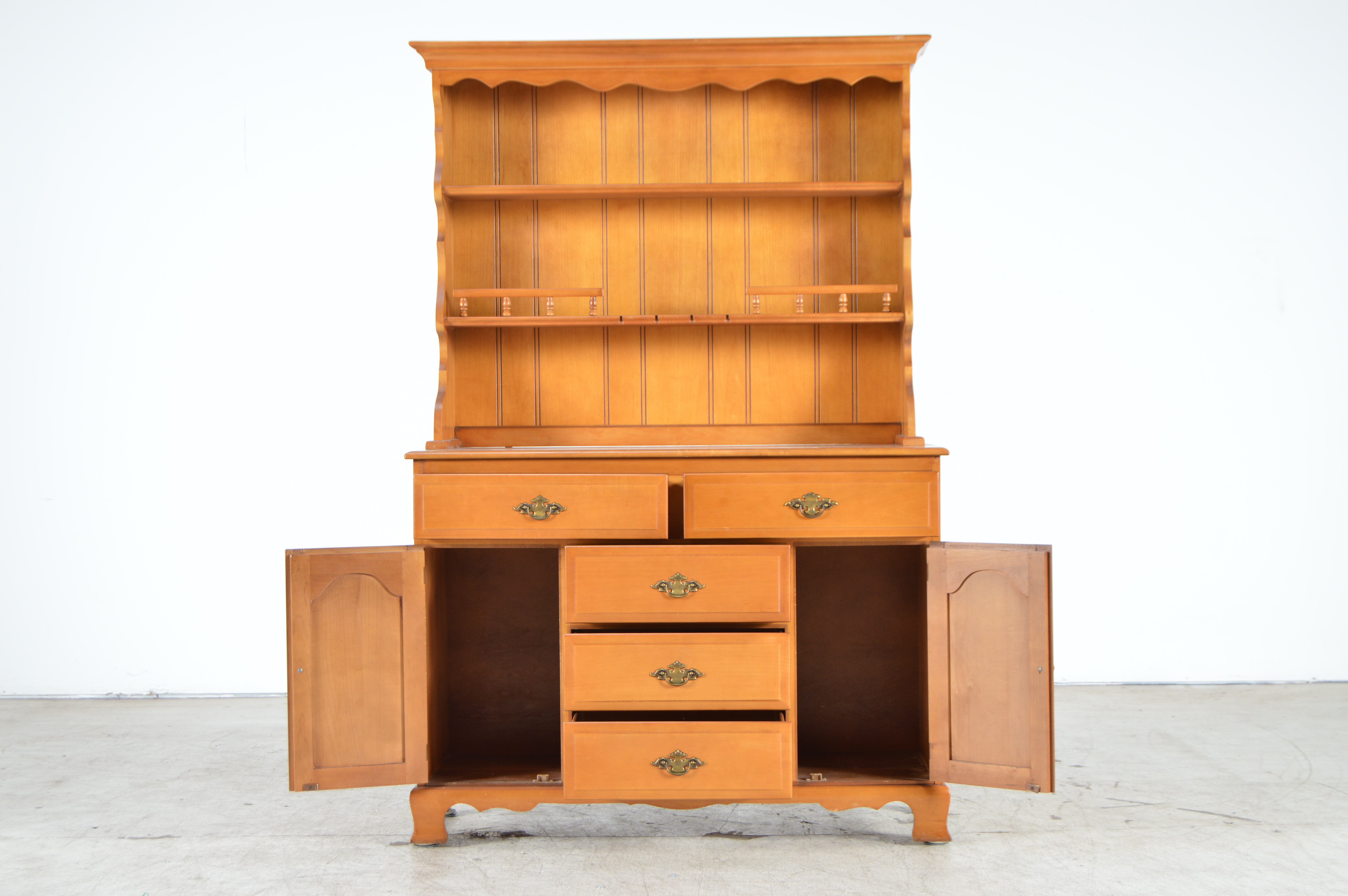 Cochrane Furniture Co. Maple Hutch EBTH