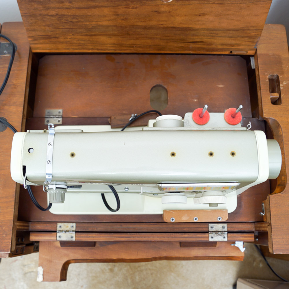 Viking 2000 Husqvarna Sewing Machine and Table EBTH