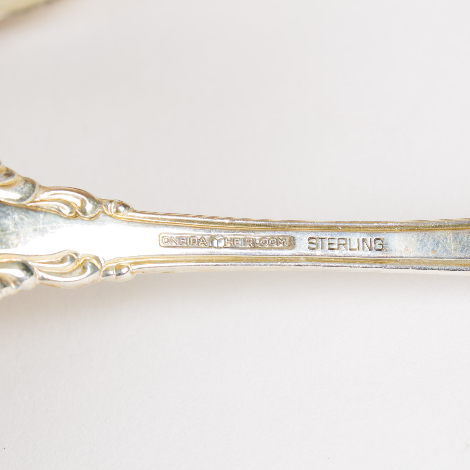 Oneida Heirloom "Grand Majesty" Sterling Silver Flatware Collection EBTH