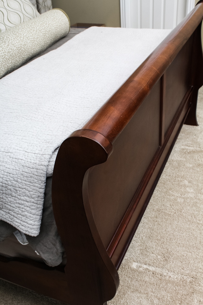 Broyhill King Size Sleigh Bed EBTH