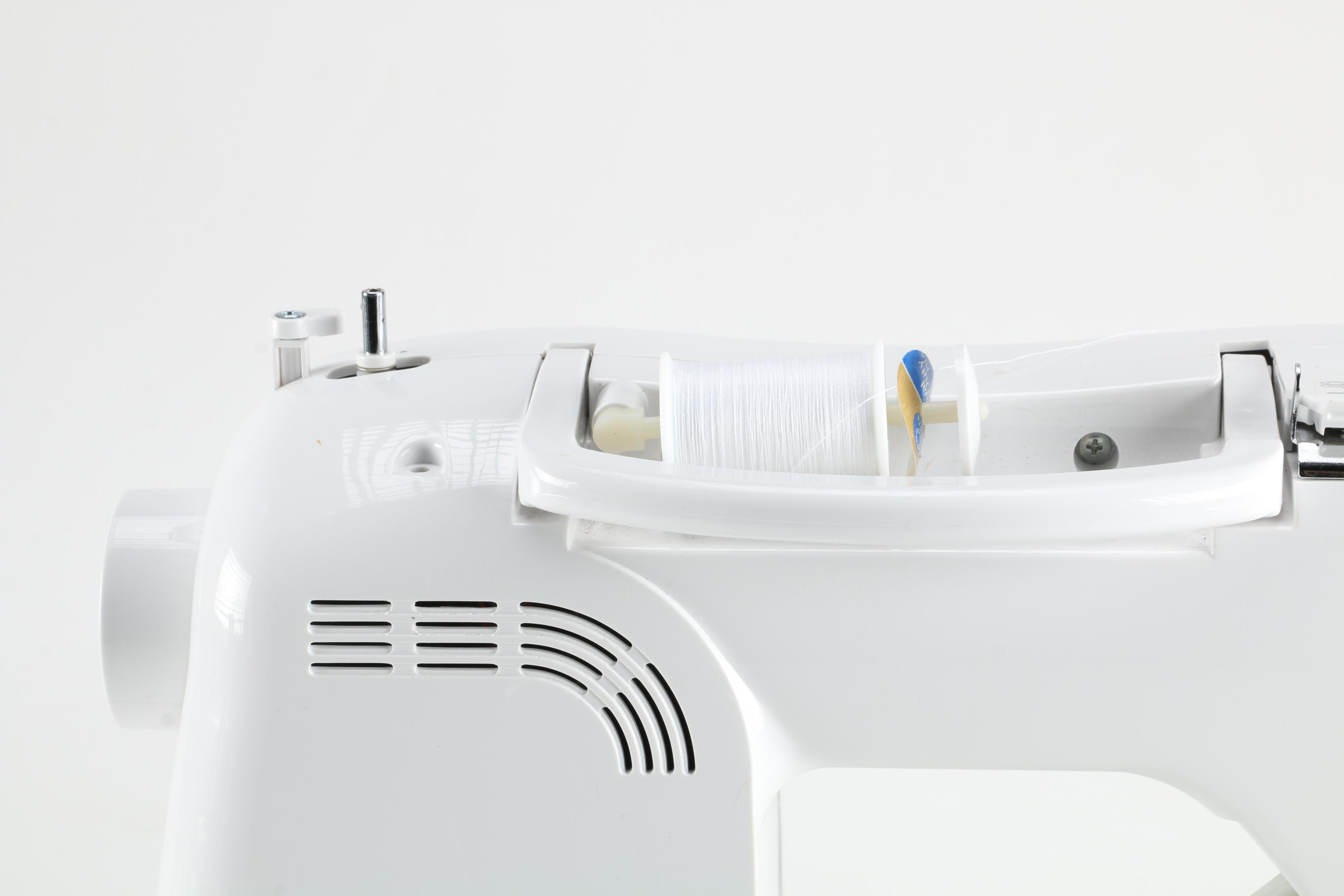 Singer "Curvy" Sewing Machine and Accessories EBTH