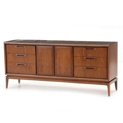 Mid Century Modern Chest of Drawers Mid Century Modern Chest of Drawers
