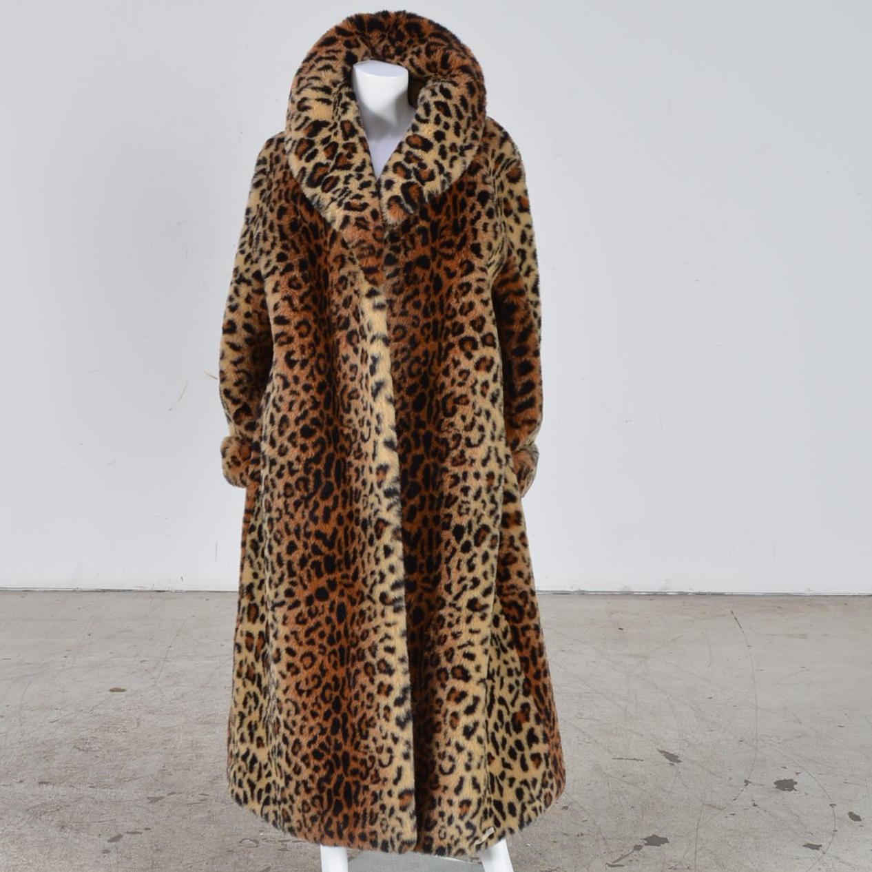 pamela mccoy leopard coat