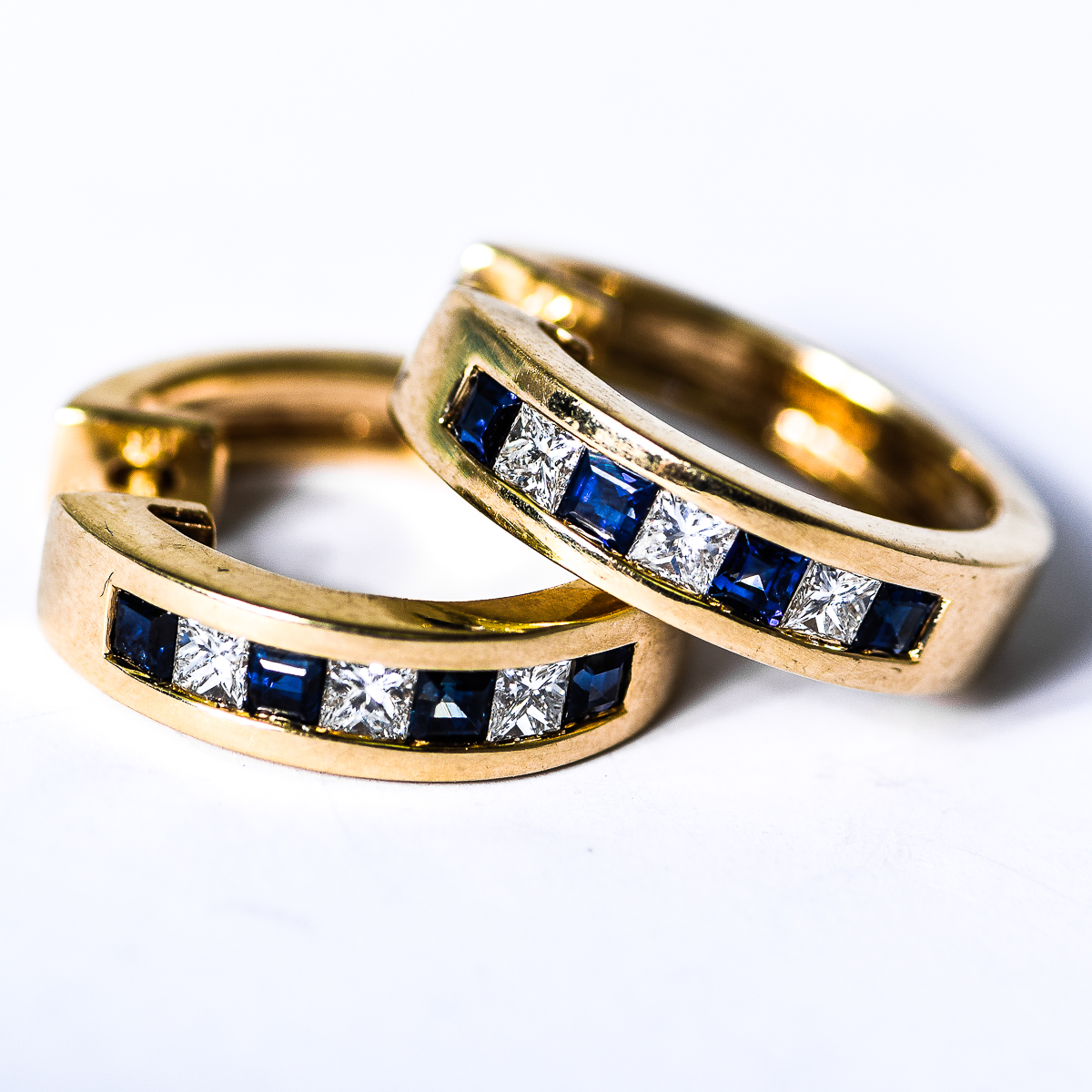 14K Gelbgold Diamant Huggie Ohrringe Klein Reifen Natur Rund