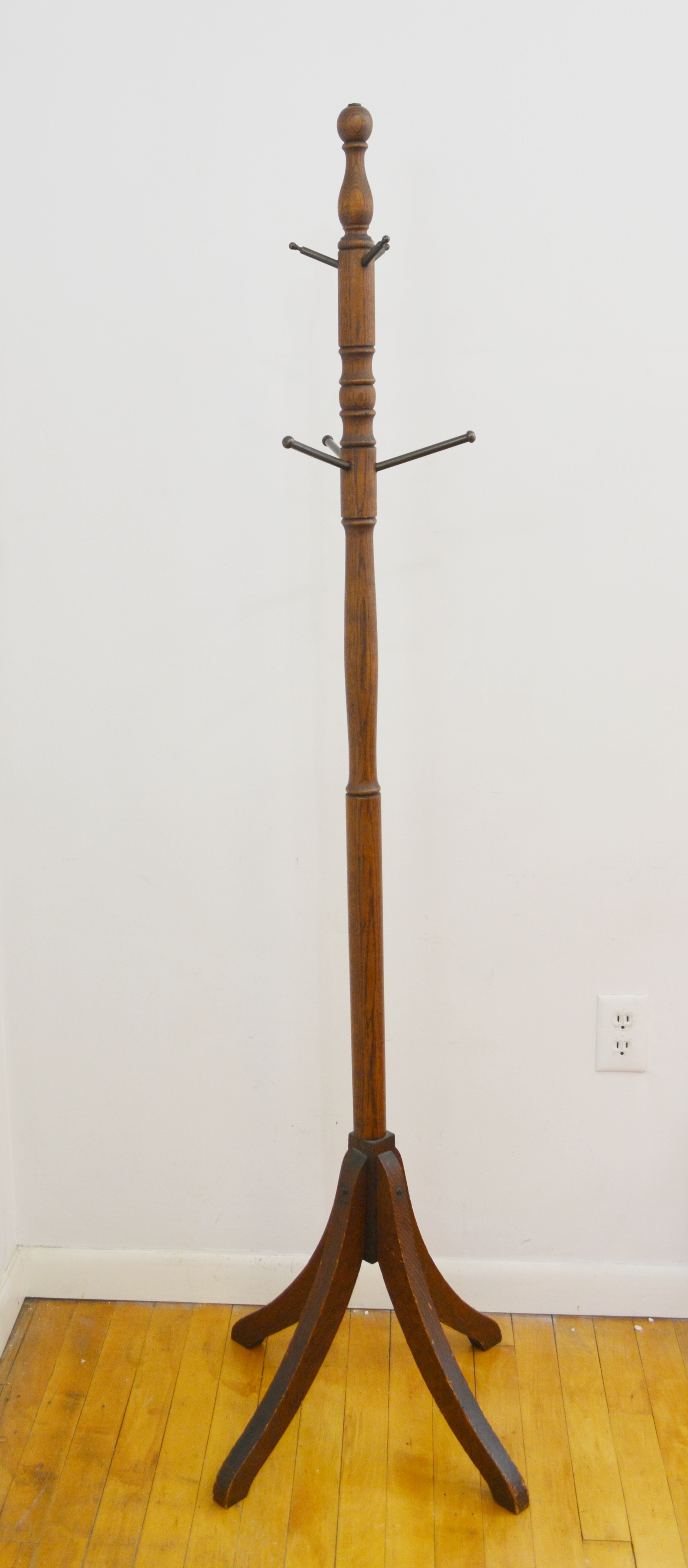 Vintage Oak Wood Coat Tree EBTH