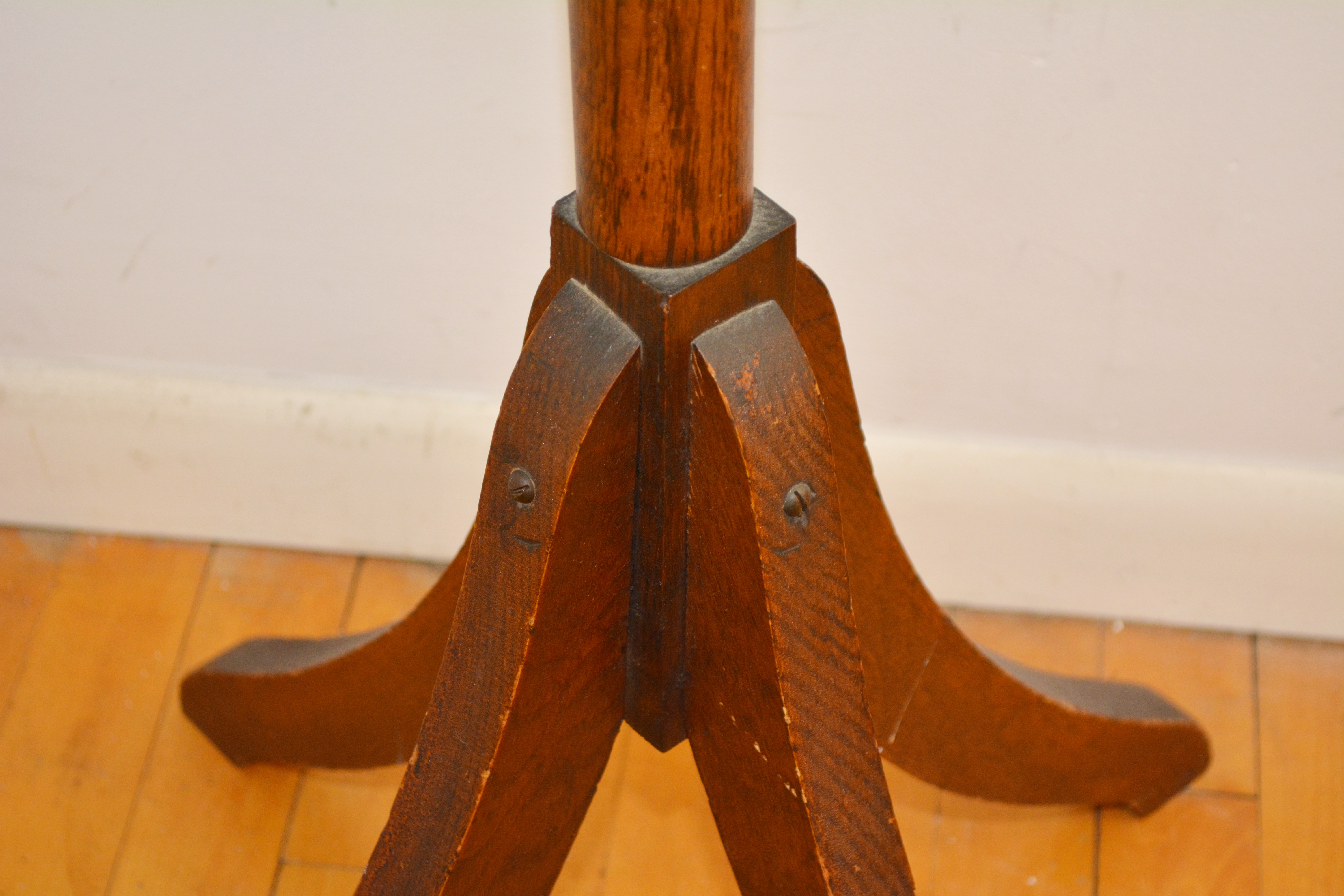 Vintage Oak Wood Coat Tree EBTH