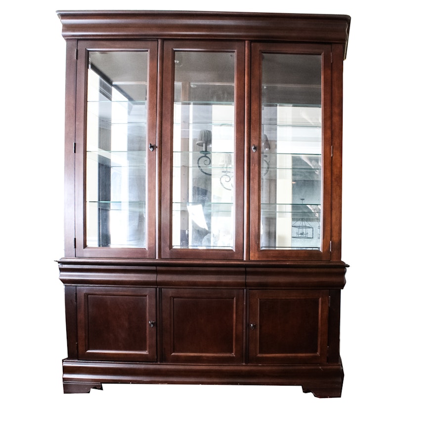 Broyhill Maison Lenoir China Cabinet Ebth Broyhill Maison Lenoir China Cabinet
