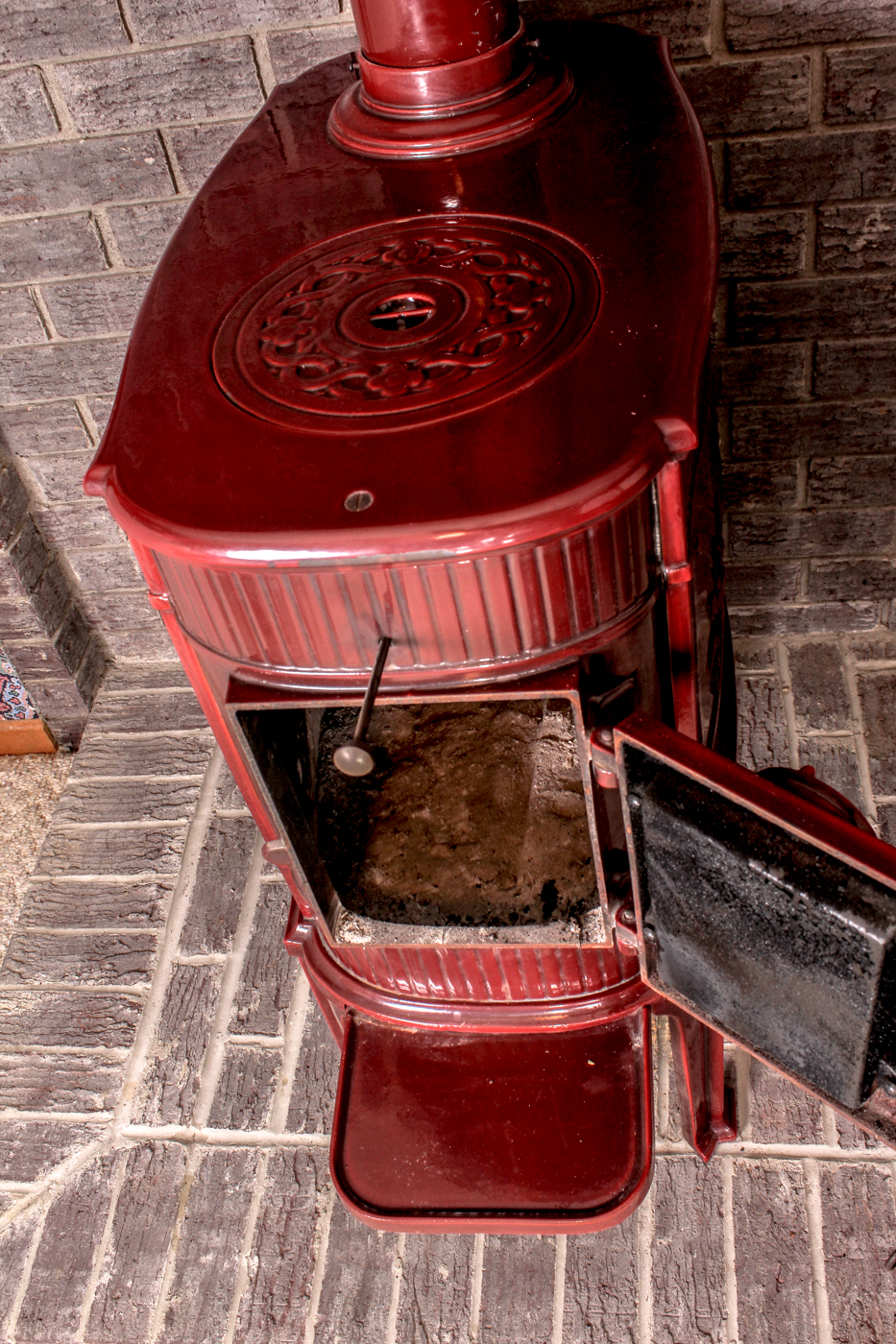 L. Lange of Denmark Enamel Wood Burning Stove EBTH
