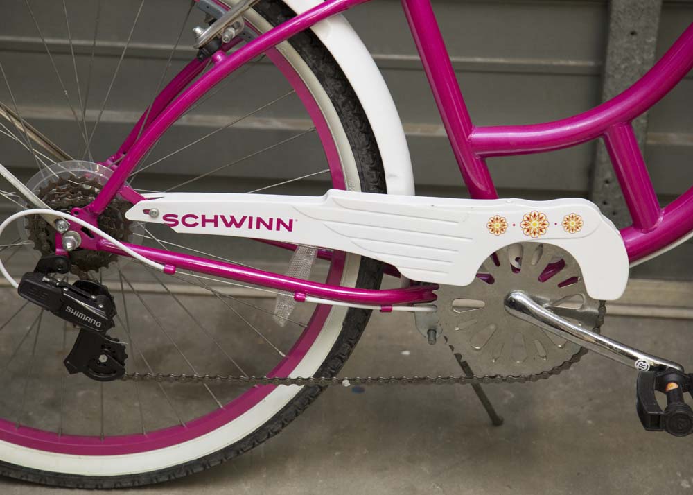 schwinn lulu women's cruiser bike