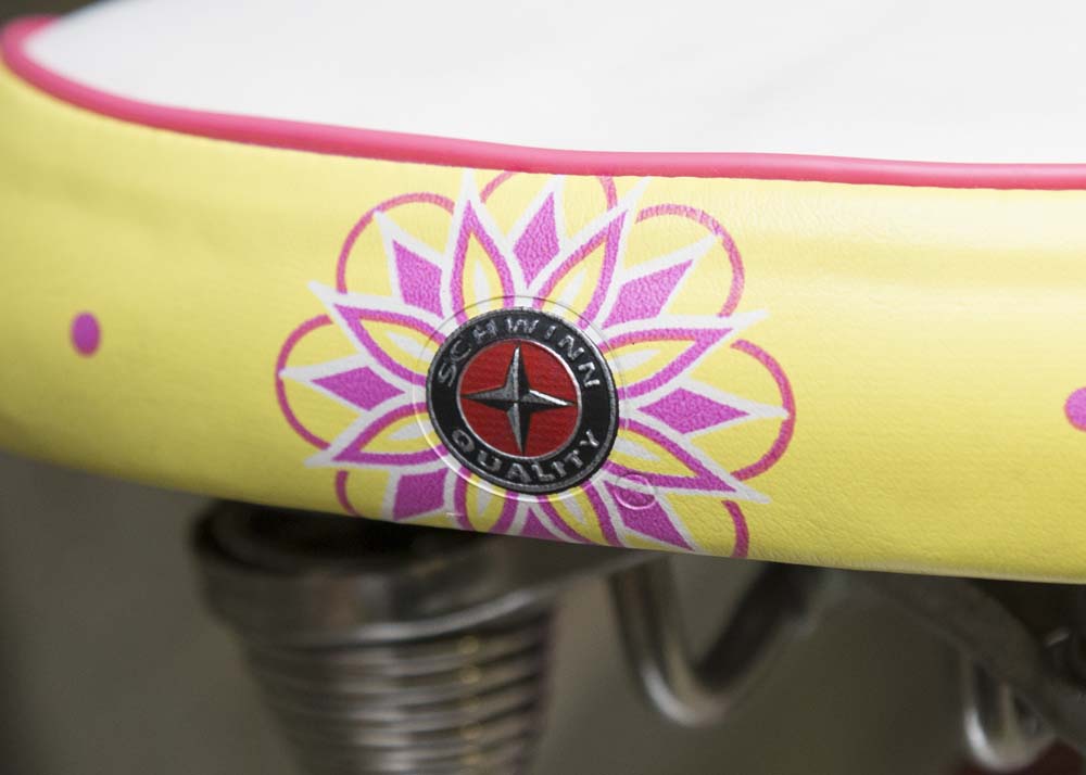 schwinn lulu women's cruiser bike