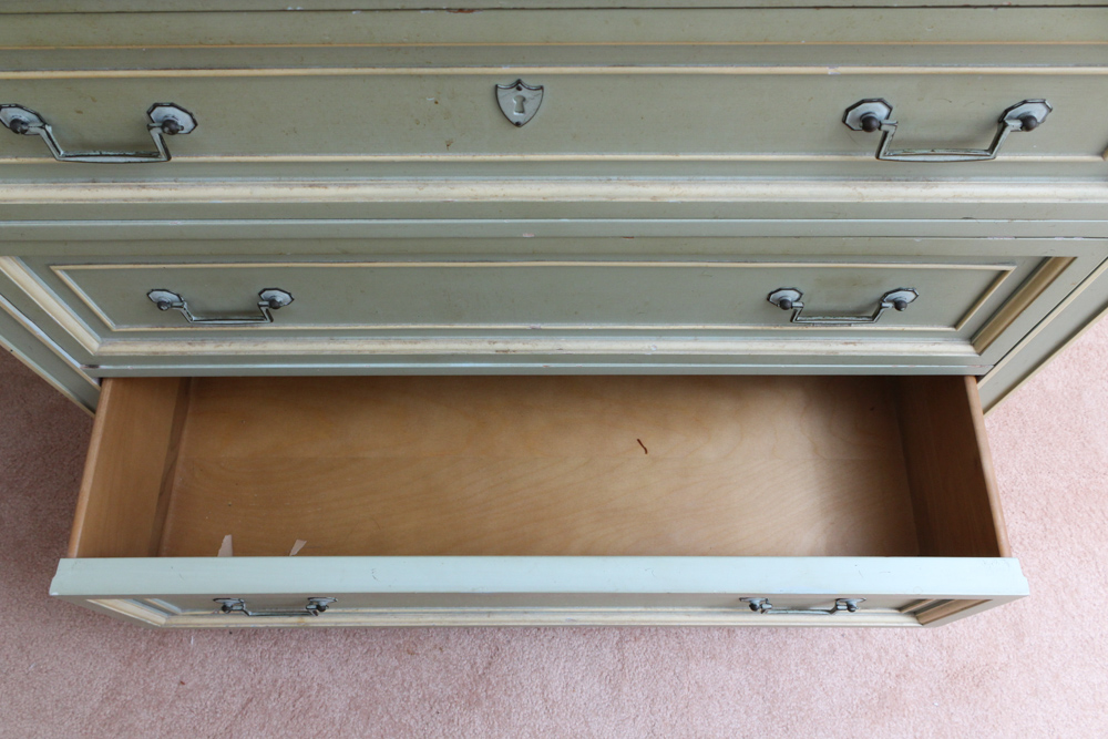 French Provincial Style Dresser by Dixon-Powdermaker | EBTH