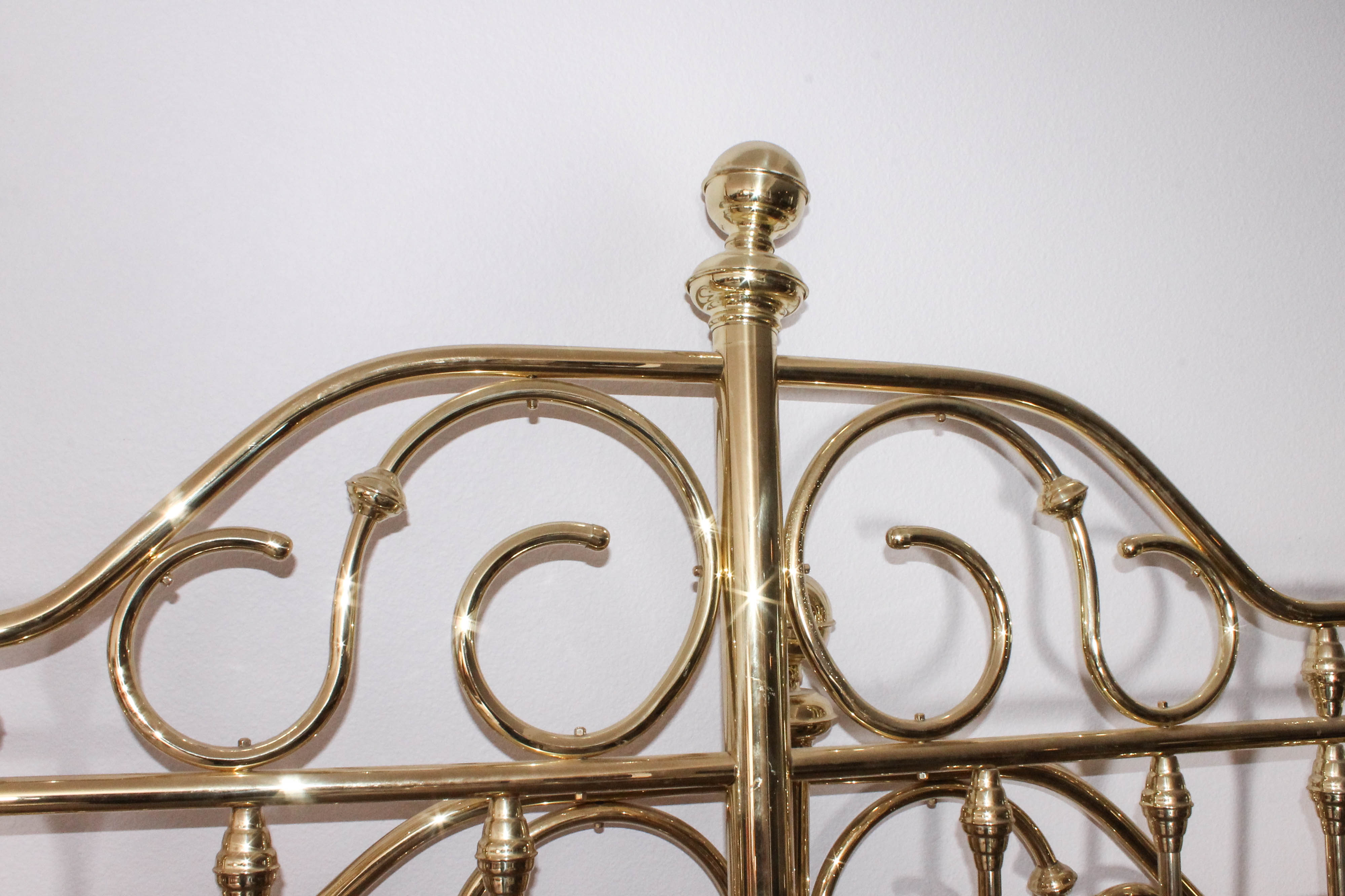 Vintage Brass Bed (King Size) | EBTH