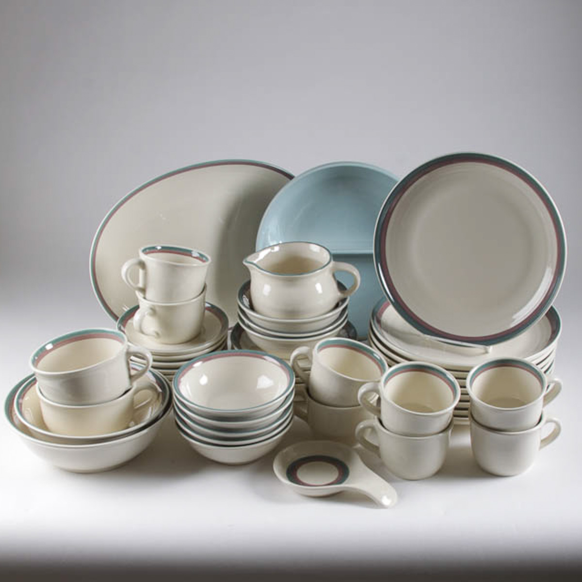 Pfaltzgraff Dish Set And Serving Bowl | EBTH