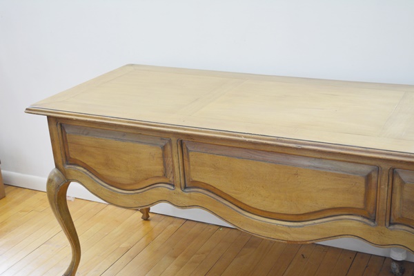 Vintage French Provincial Style Desk by Wellesley Guild EBTH