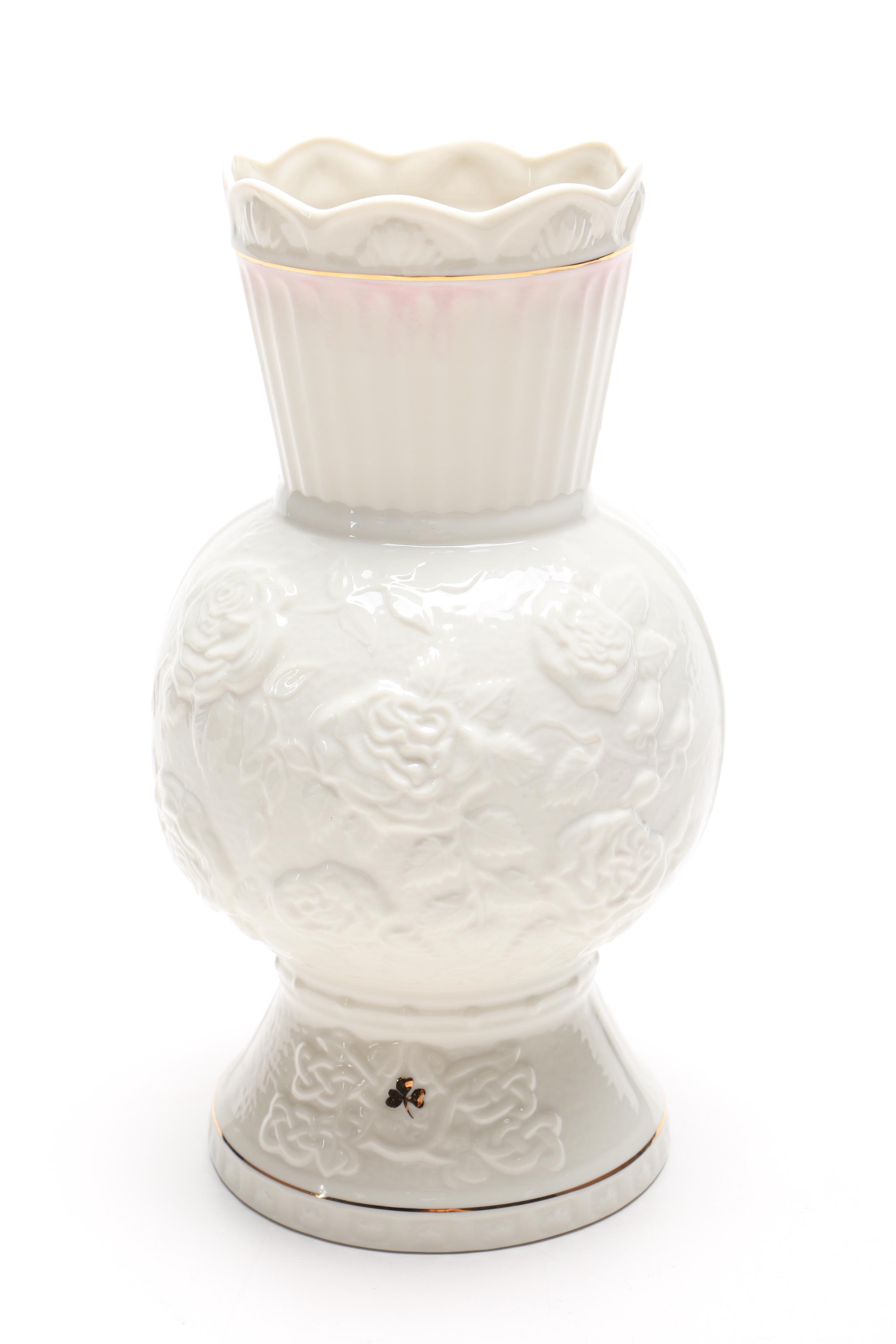 Circa 2007 Belleek "Songbird" Porcelain Vase EBTH