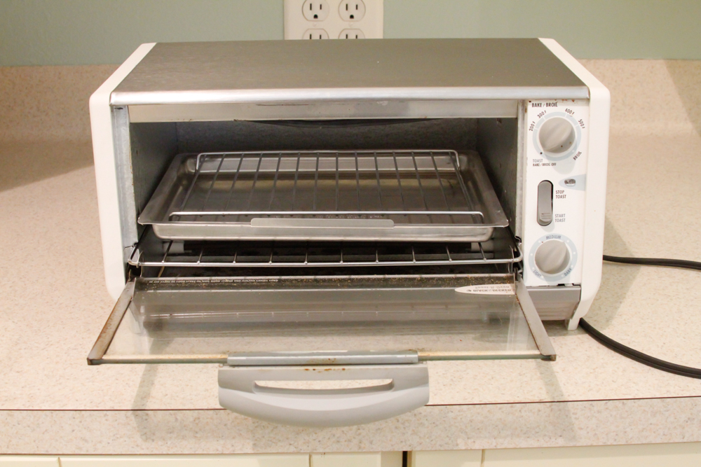 Black and Decker Spacemaker Toaster Oven EBTH