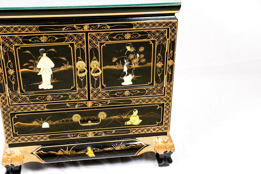 Chinoiserie Table with Shell Inlay | EBTH