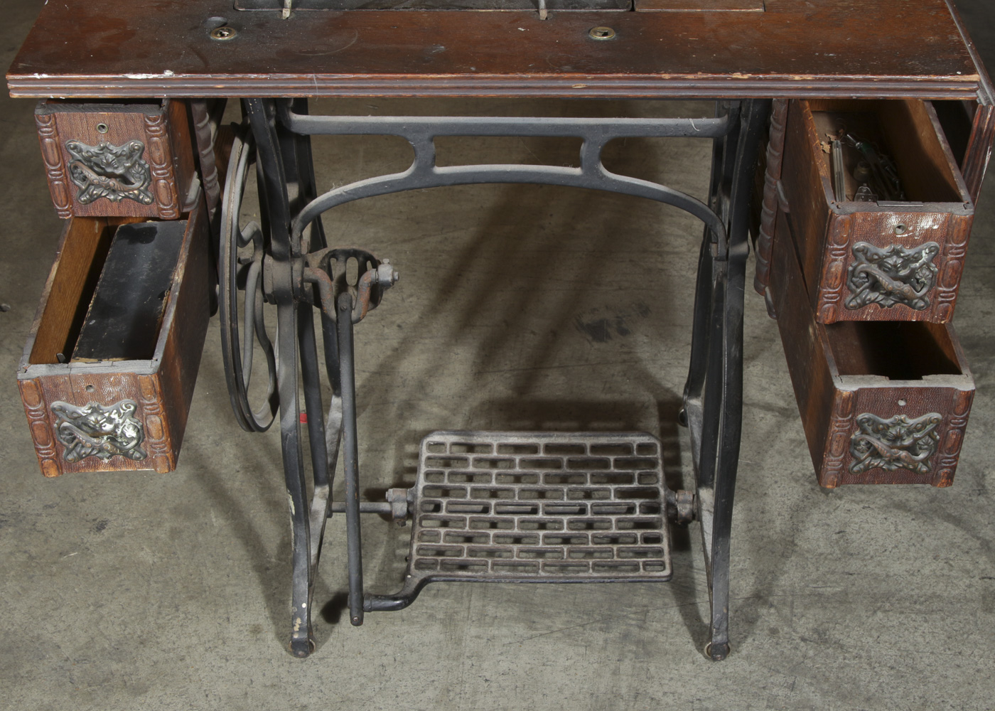 Antique Wheeler and Wilson Sewing Machine and Table EBTH