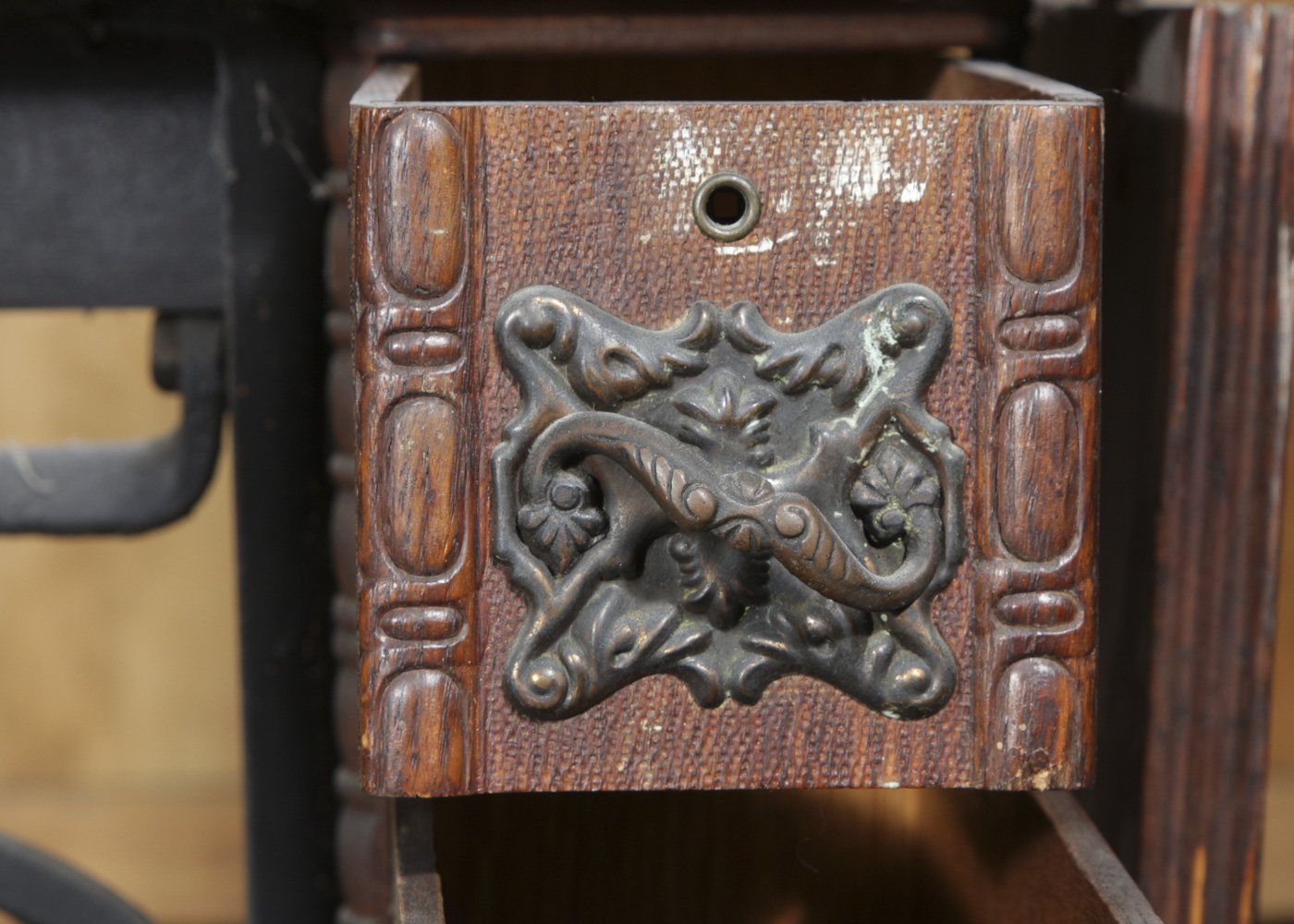 Antique Wheeler and Wilson Sewing Machine and Table EBTH