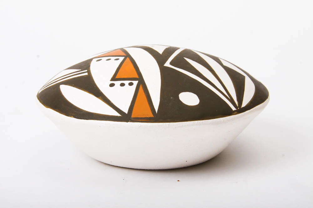 Pottery and Jery Taylor Gullah Geechee Baskets EBTH