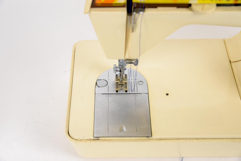 Singer Genie Sewing Machine EBTH