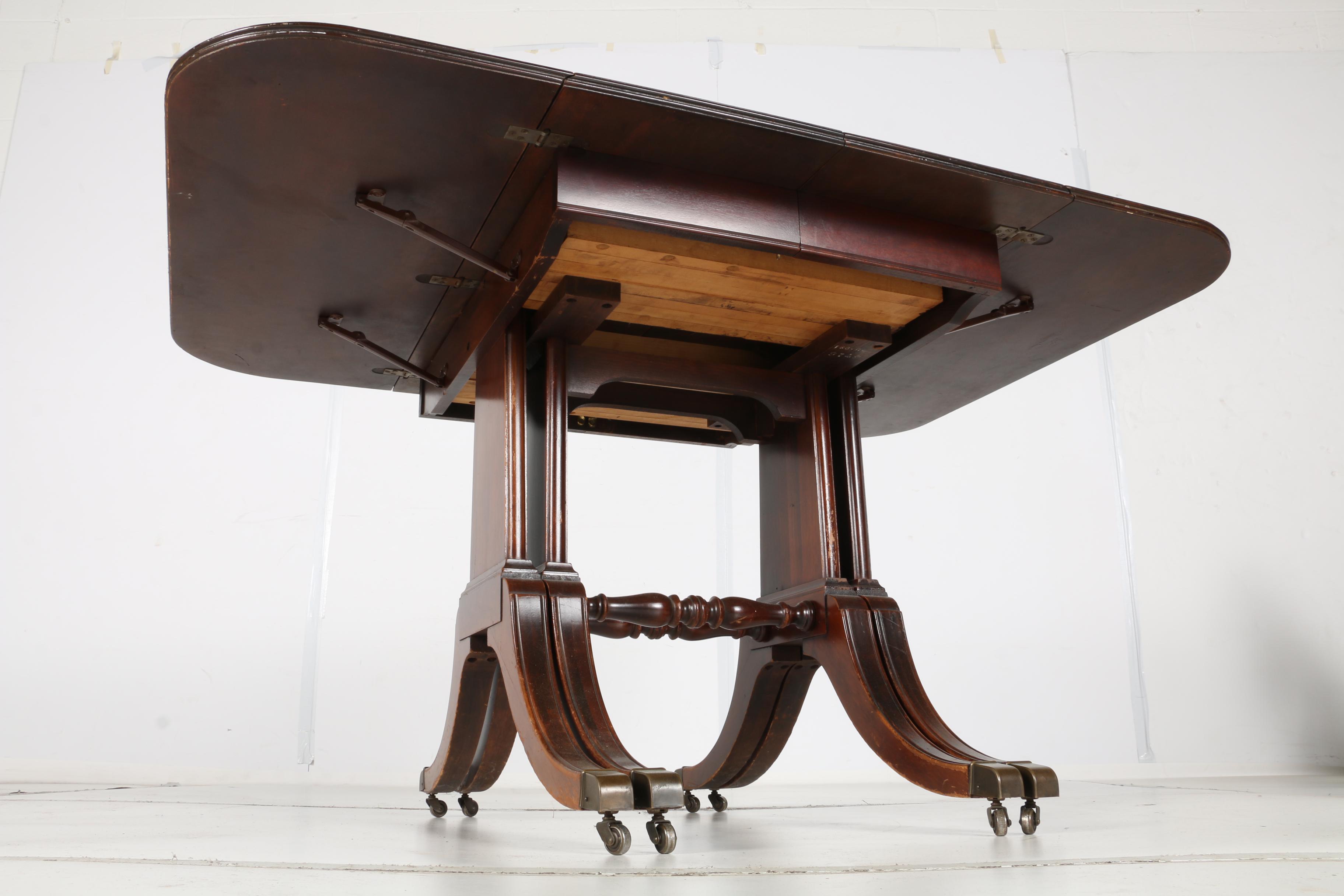 Circa 1940 Duncan Phyfe Style "The Warfield" Dining Table EBTH