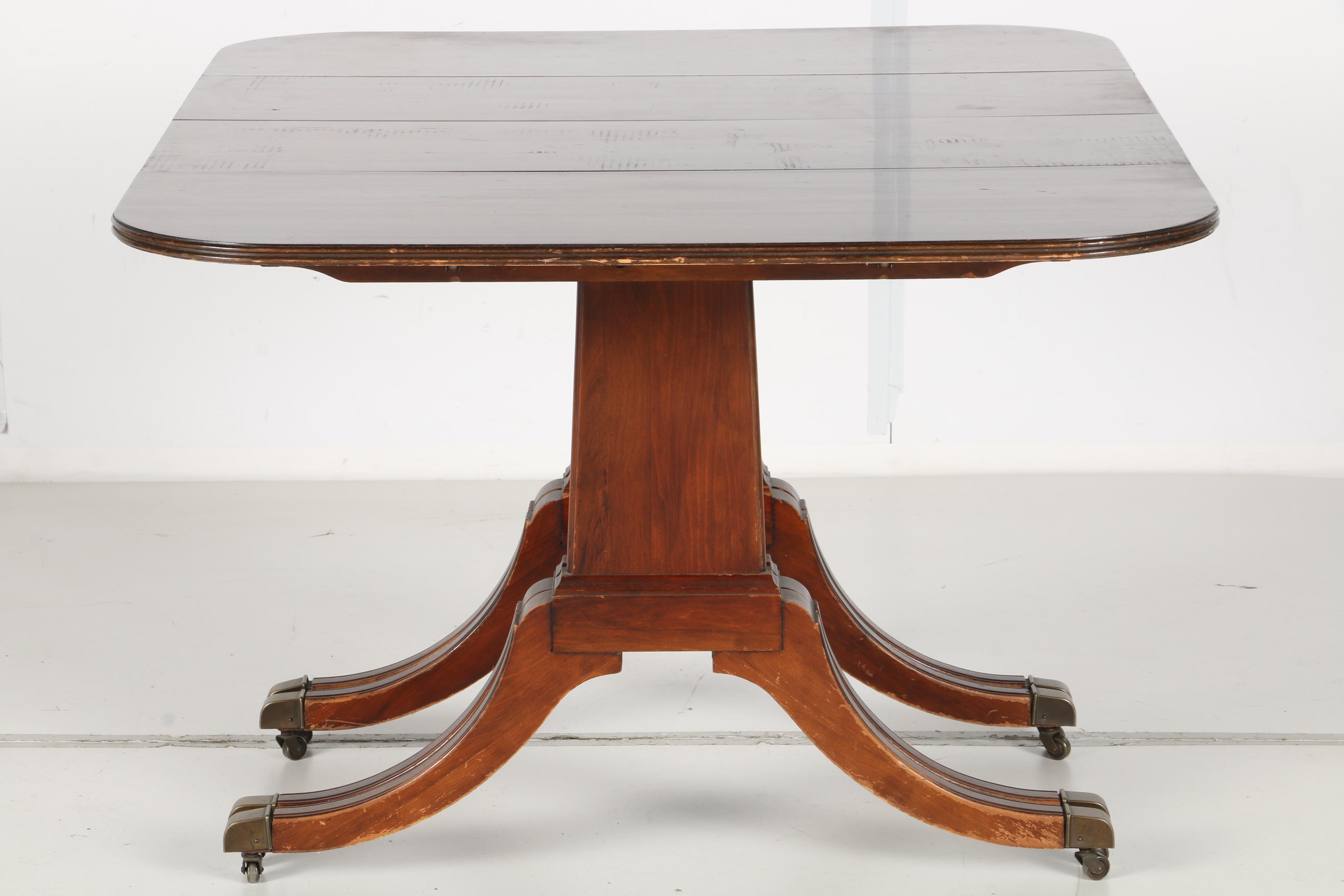 Circa 1940 Duncan Phyfe Style "The Warfield" Dining Table EBTH
