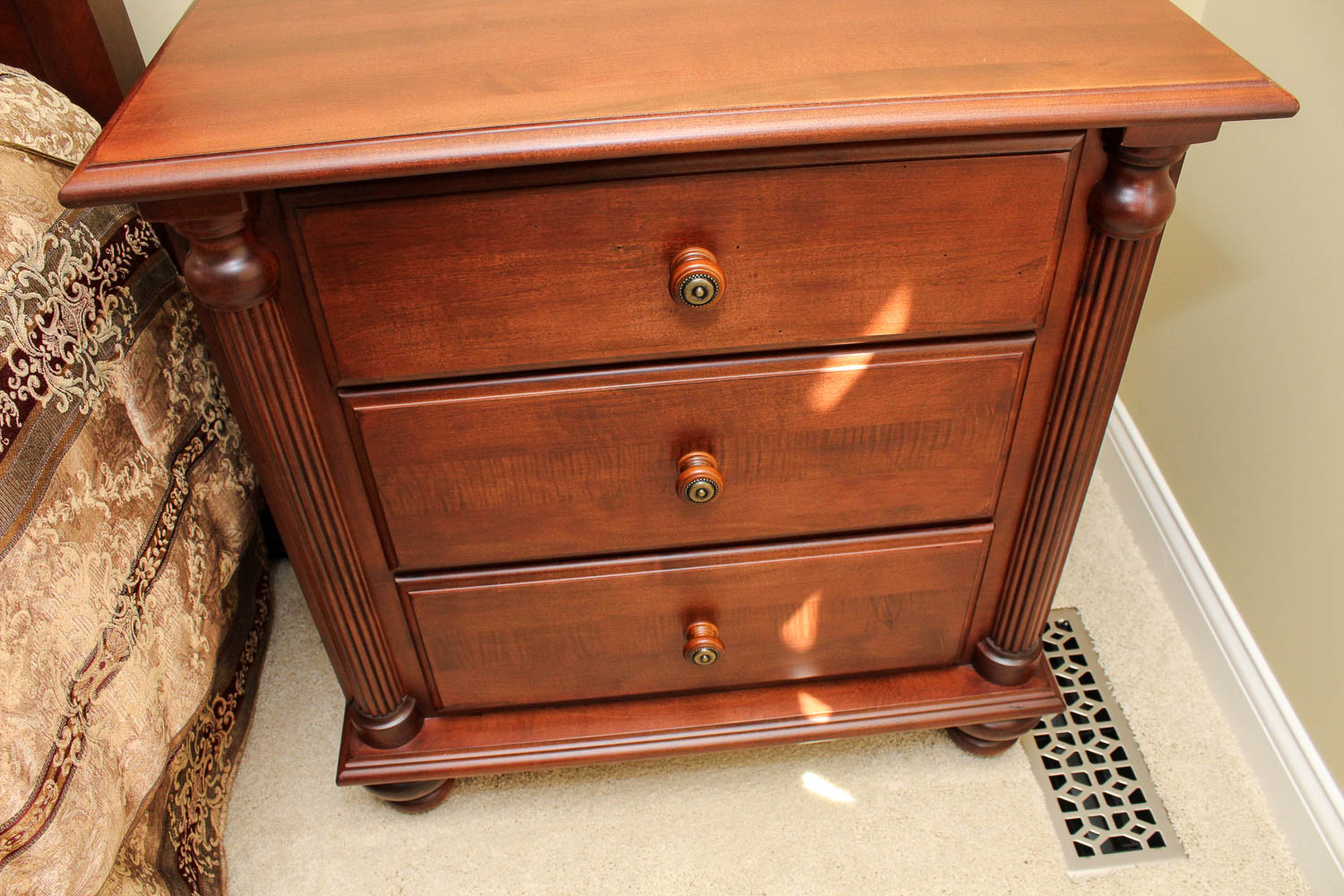 Mobel Furniture Solid Wood Nightstand EBTH