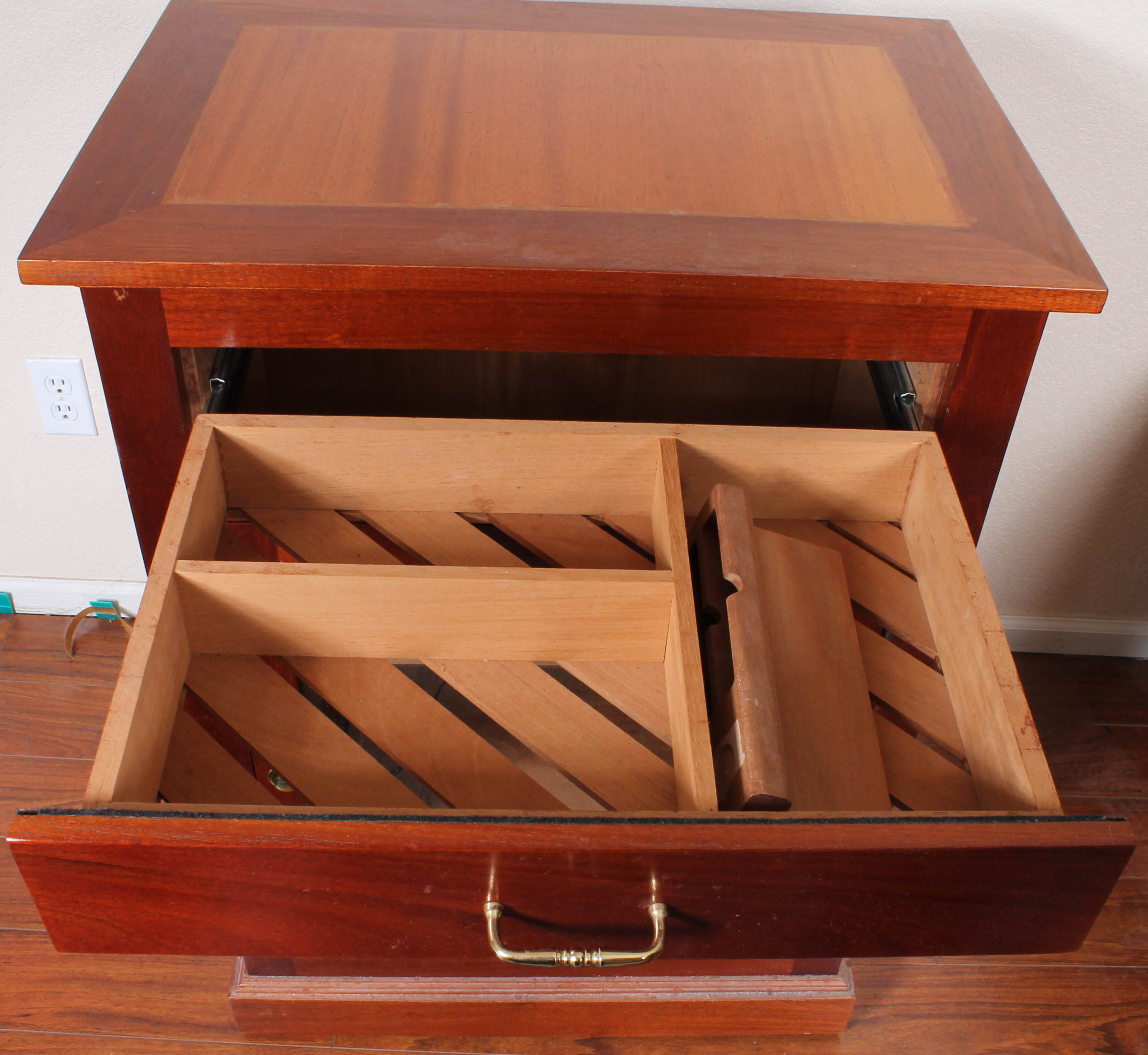 Cigar Humidor Storage With Avallo Accumonitor EBTH