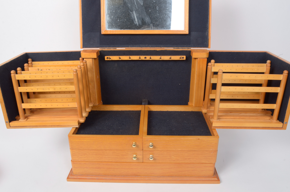 "For Your Ease Only" Jewelry Box by Lori Greiner EBTH