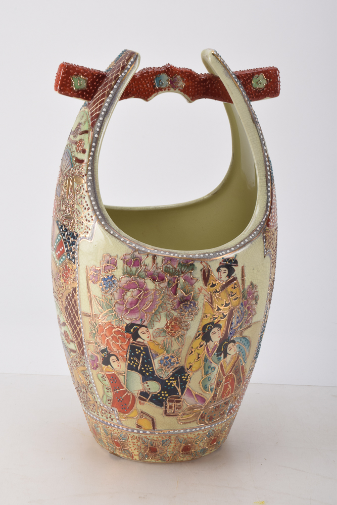 HandPainted Chinese Royal Satsuma Vase with Handle EBTH