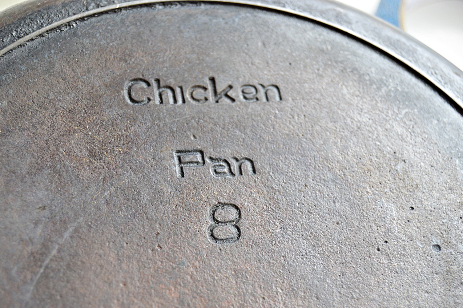 Seven Pieces of Vintage Cast Iron Cookware | EBTH