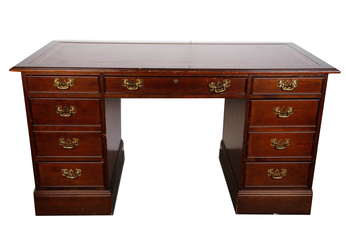 Vintage Double-Pedestal Desk by Sligh Furniture Co. : EBTH