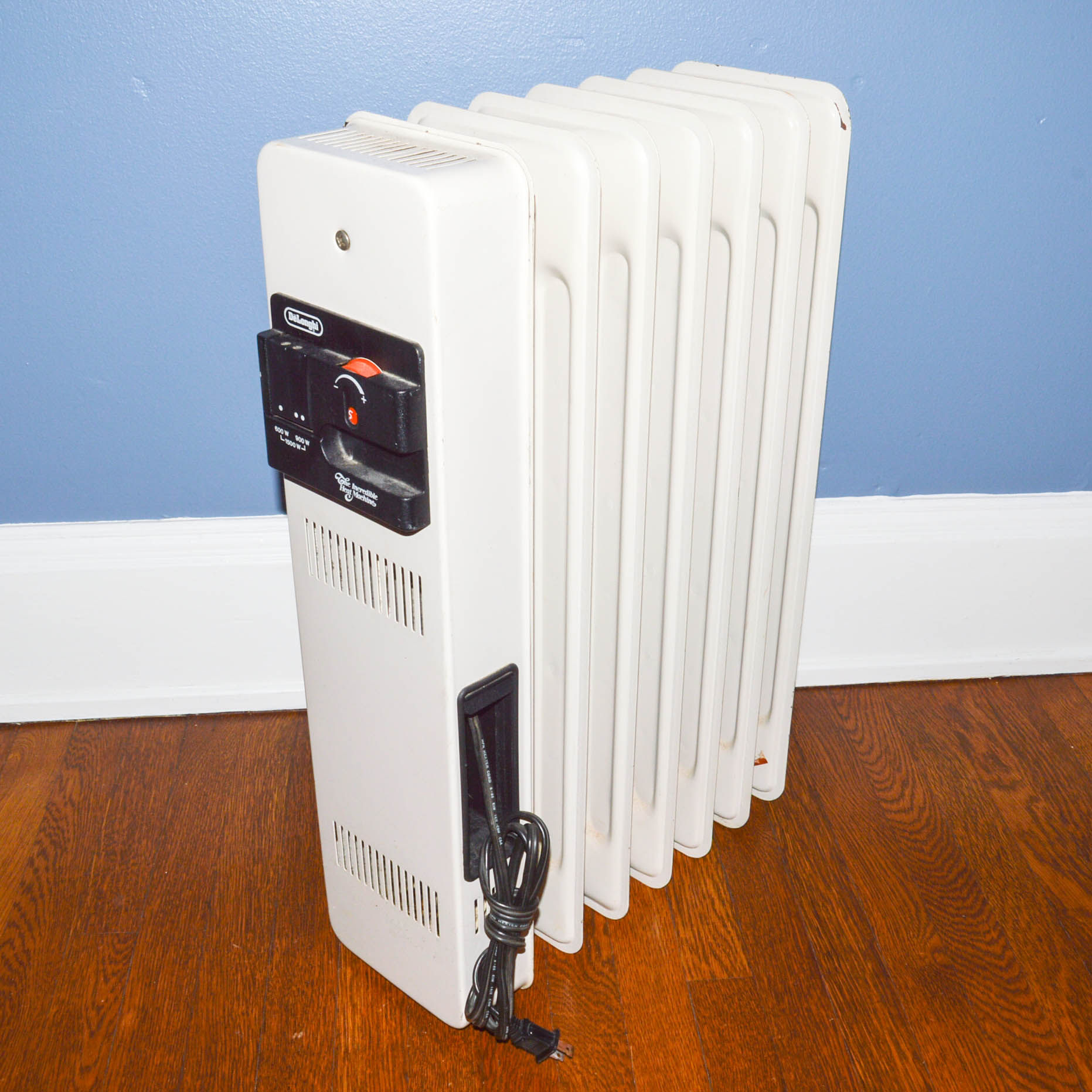 DeLonghi "Incredible Heat Machine" Space Heater EBTH