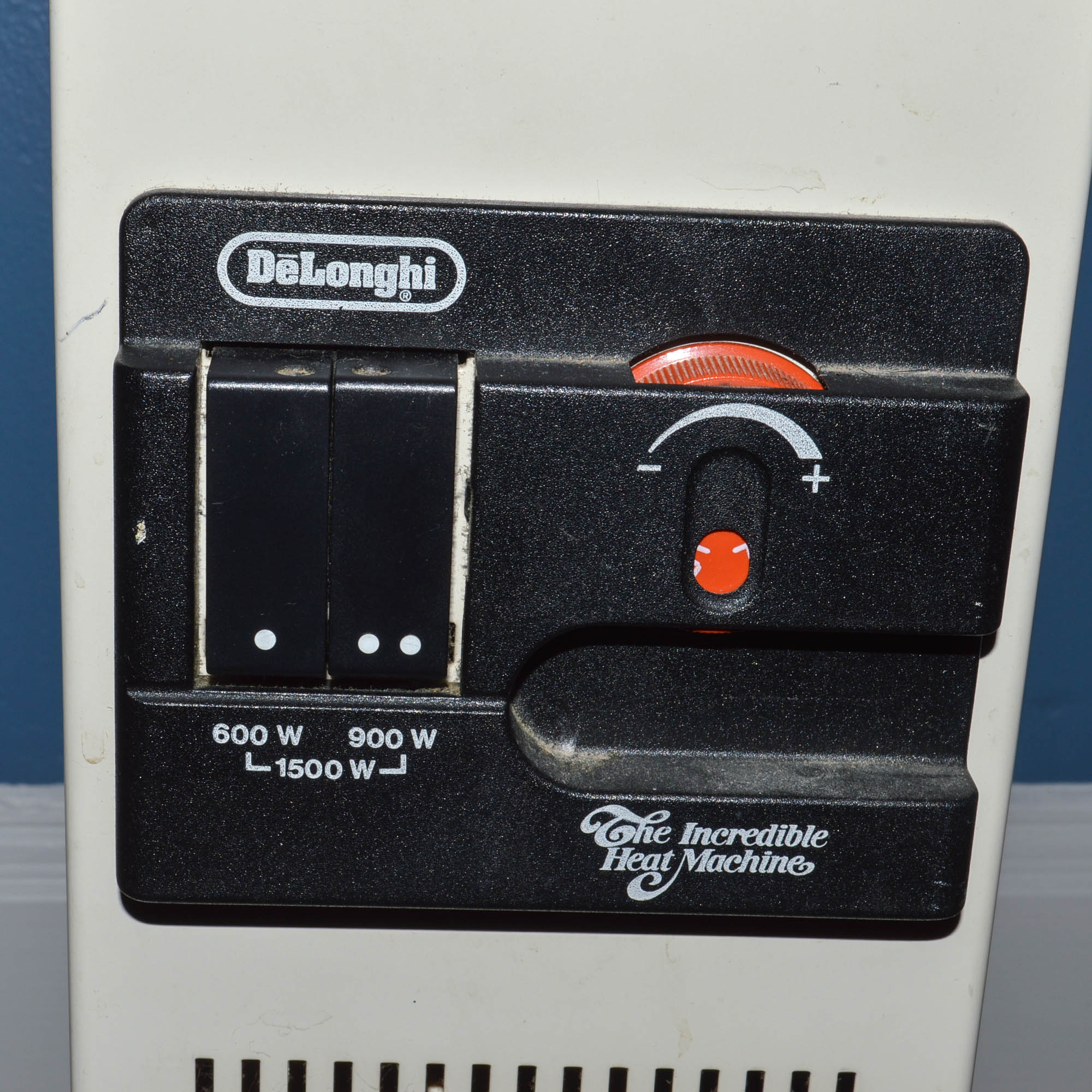 DeLonghi "Incredible Heat Machine" Space Heater EBTH