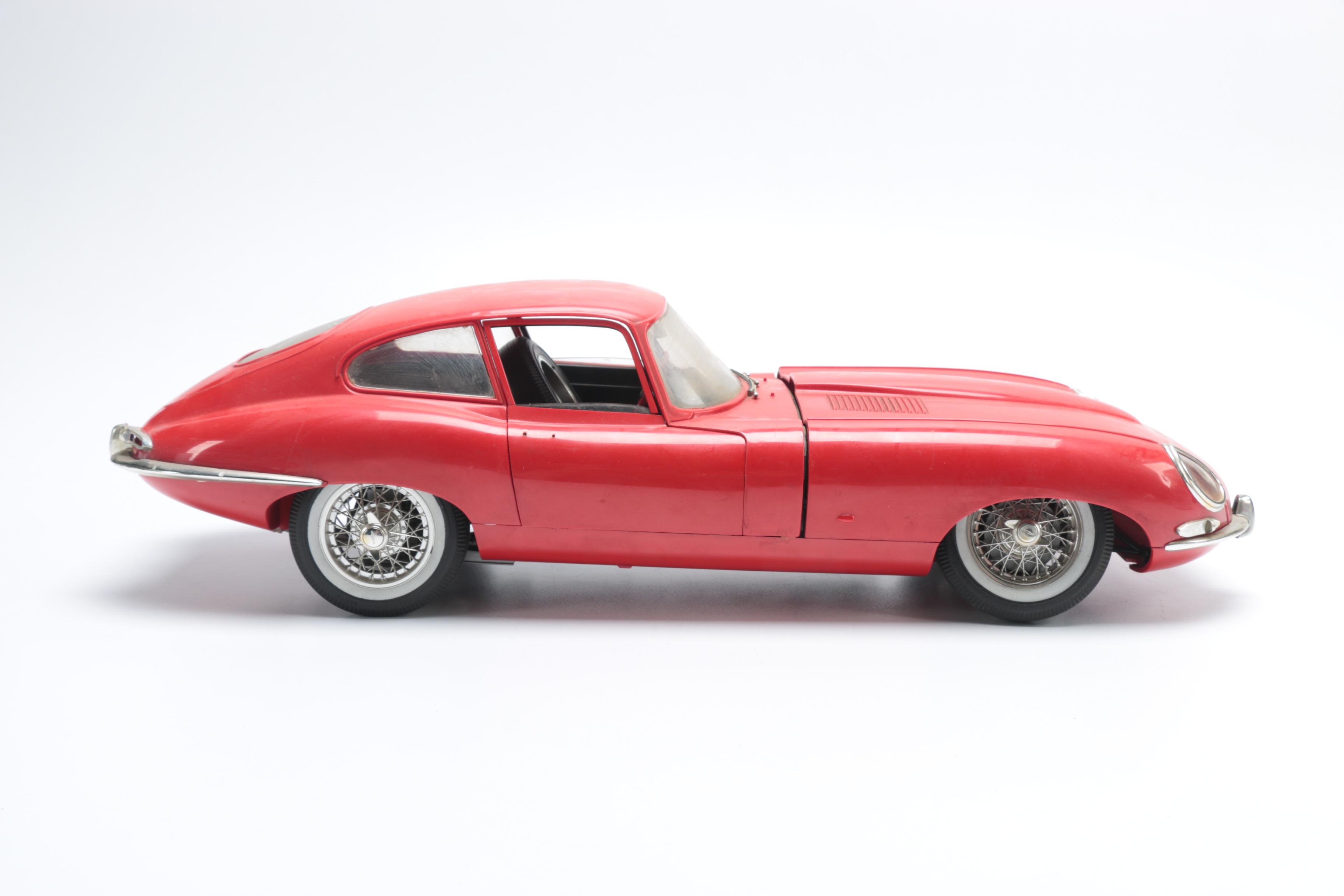 18 Scale 1964 Jaguar XKE Model EBTH