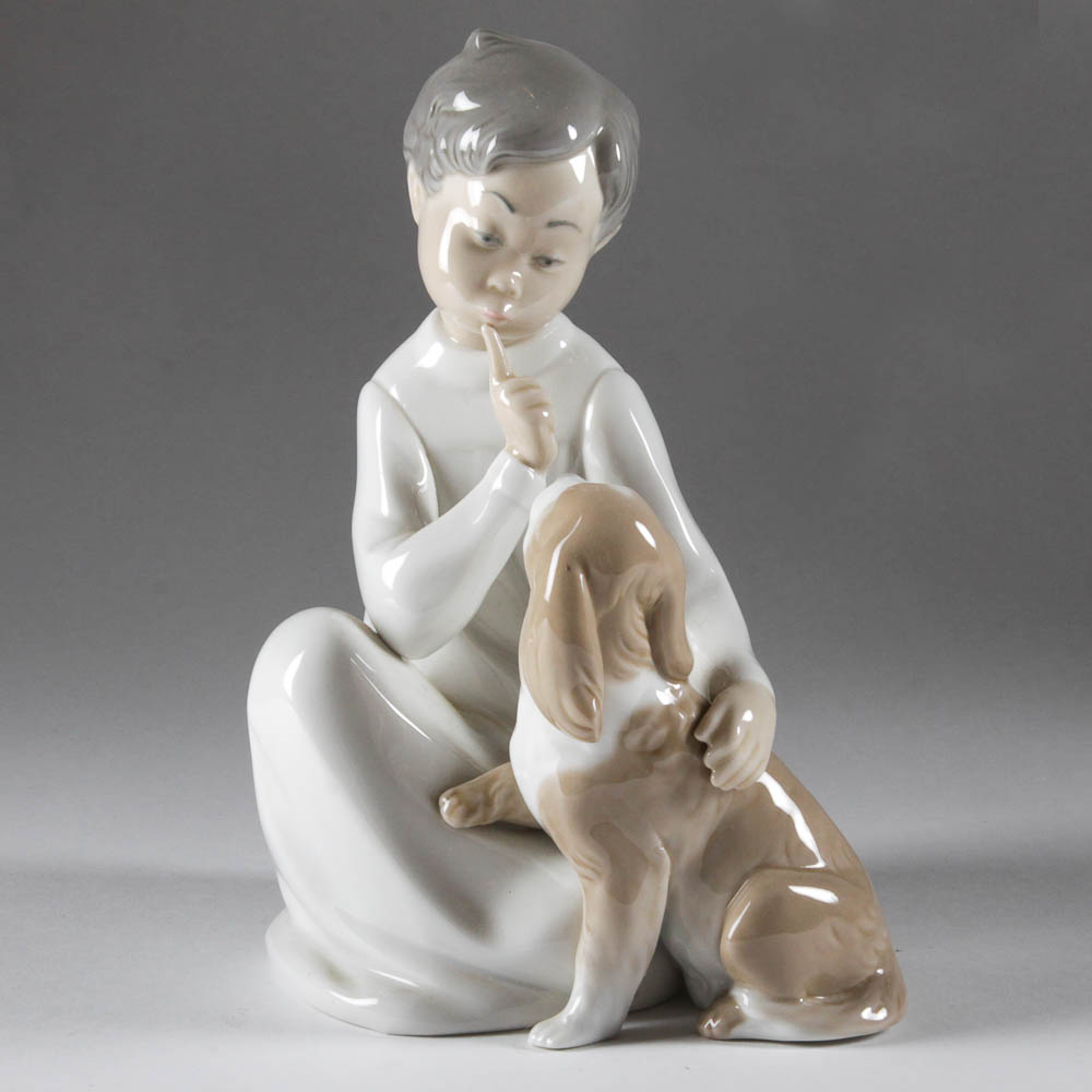 Lladro Figurine "Boy With Dog" Designed by Vicente Martínez EBTH