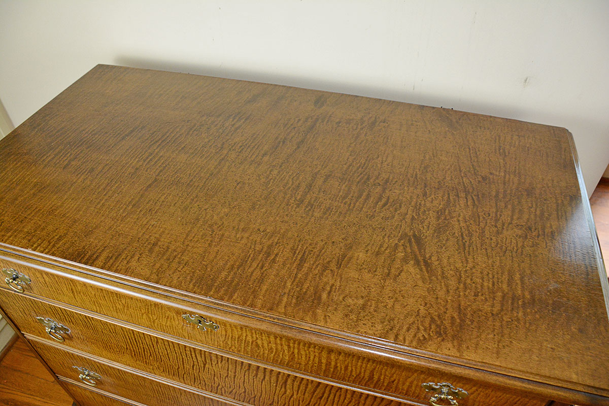 West Michigan Furniture Co. Chest of Drawers EBTH