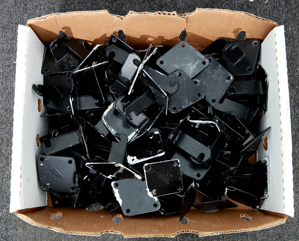 Commercial Grid Racks with Mirrors and Hardware EBTH