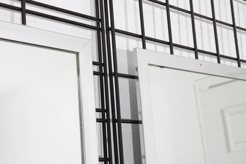 Commercial Grid Racks with Mirrors and Hardware EBTH